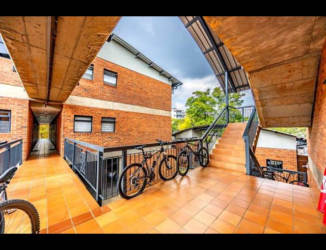 2 BEDROOM APARTMENT FOR SALE IN HATFIELD